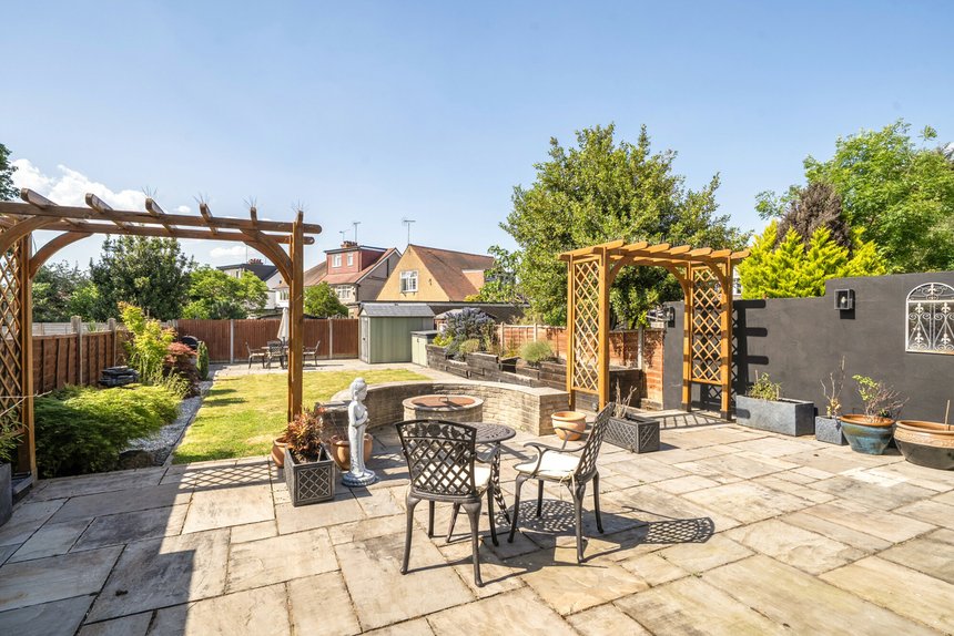 for sale parkside way london 61905 - Gibbs Gillespie
