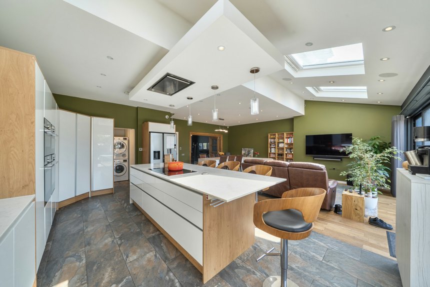 for sale parkside way london 61905 - Gibbs Gillespie