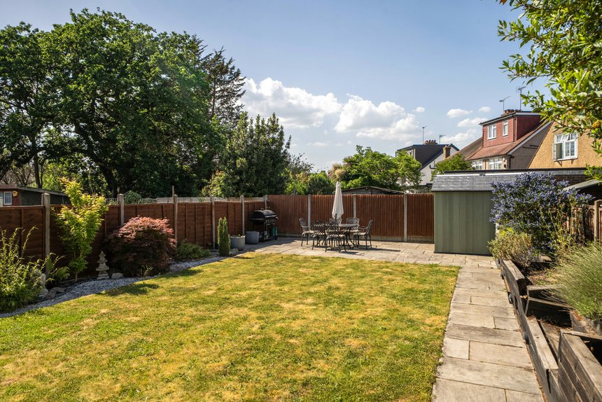 for sale parkside way london 61905 - Gibbs Gillespie