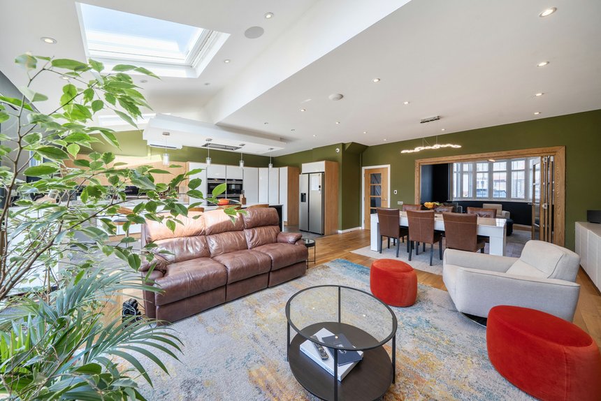 for sale parkside way london 61905 - Gibbs Gillespie