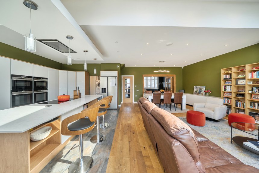 for sale parkside way london 61905 - Gibbs Gillespie