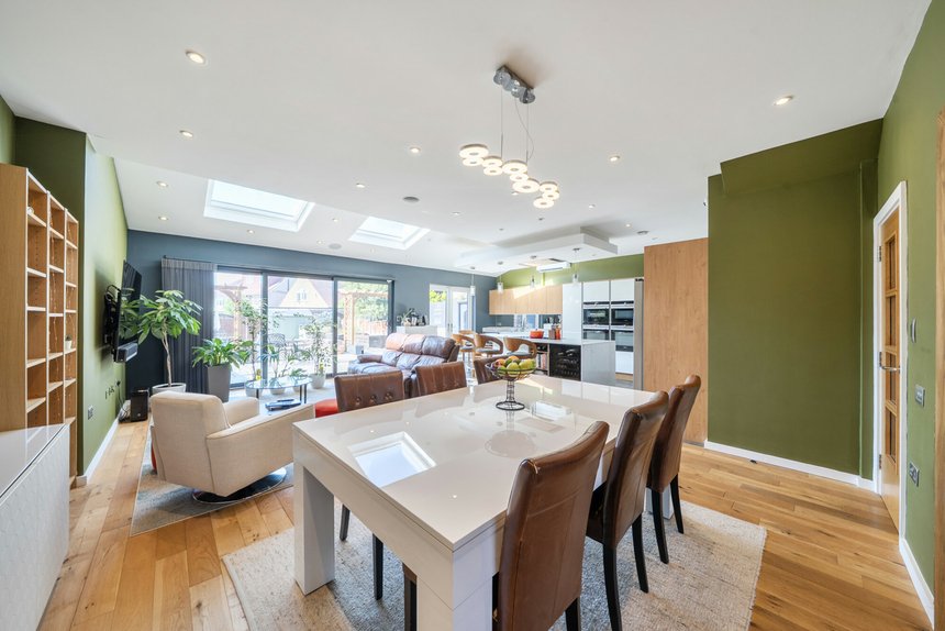 for sale parkside way london 61905 - Gibbs Gillespie