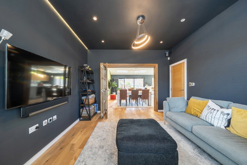 for sale parkside way london 61905 - Gibbs Gillespie