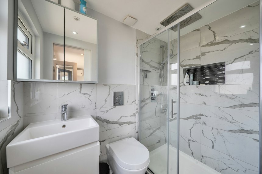 for sale parkside way london 61905 - Gibbs Gillespie