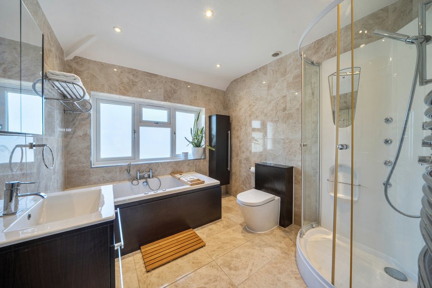 for sale parkside way london 61905 - Gibbs Gillespie