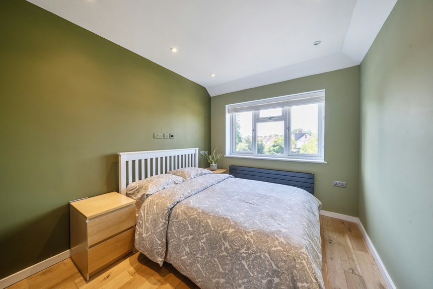 for sale parkside way london 61905 - Gibbs Gillespie