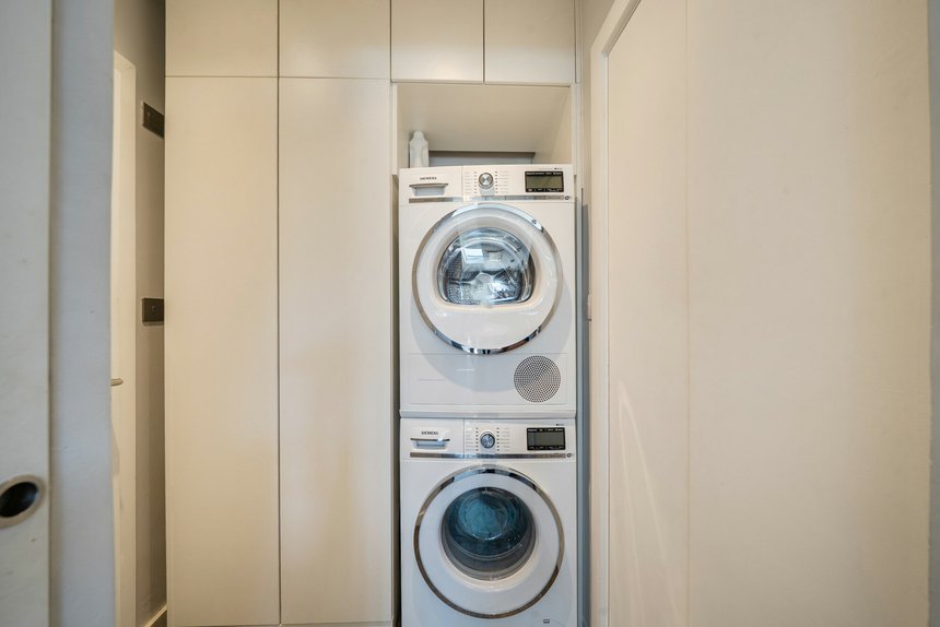 for sale parkside way london 61905 - Gibbs Gillespie