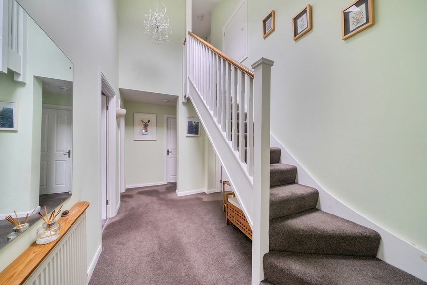 under offer pield heath avenue london 61941 - Gibbs Gillespie