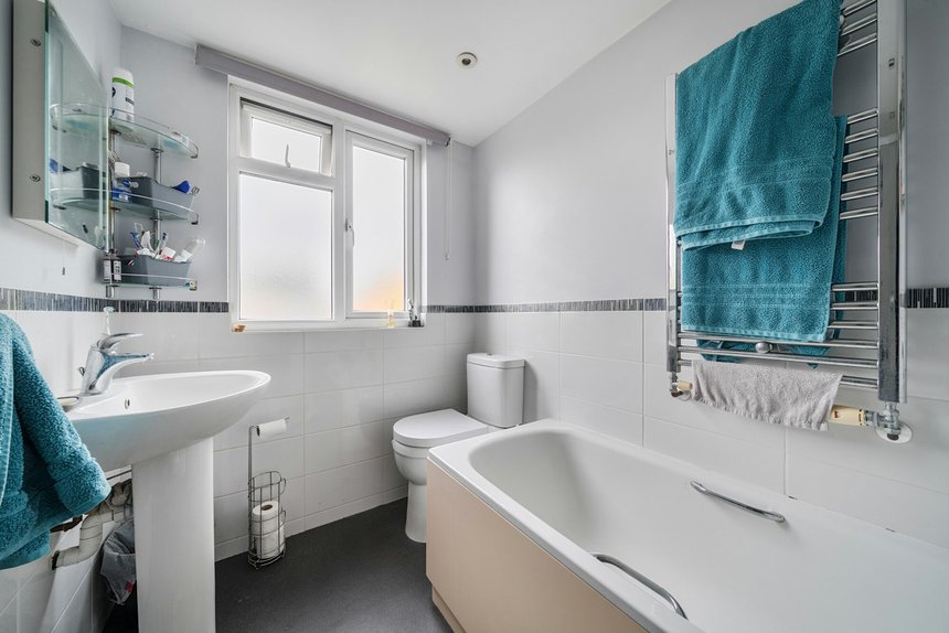 under offer pield heath avenue london 61941 - Gibbs Gillespie