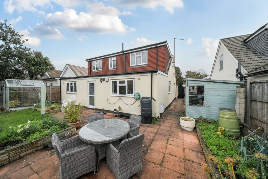 under offer pield heath avenue london 61941 - Gibbs Gillespie