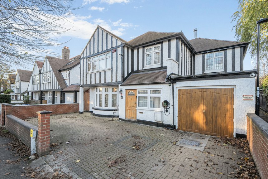 for sale queen anne's gardens london 62435 - Gibbs Gillespie