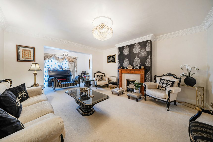 for sale queen anne's gardens london 62435 - Gibbs Gillespie