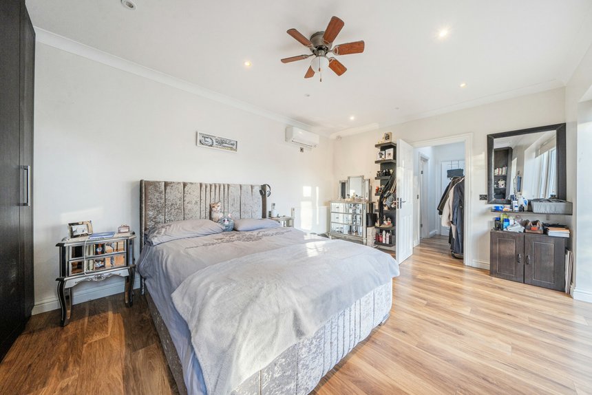 for sale queen anne's gardens london 62435 - Gibbs Gillespie