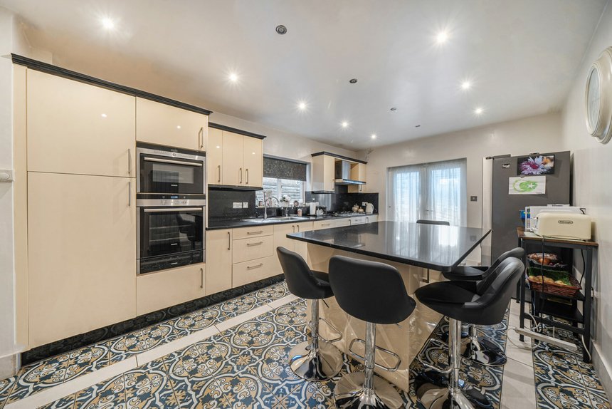 for sale queen anne's gardens london 62435 - Gibbs Gillespie