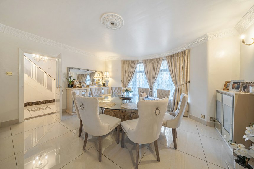 for sale queen anne's gardens london 62435 - Gibbs Gillespie