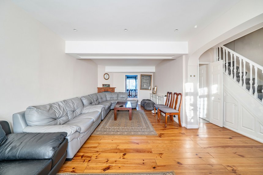 for sale kingshill avenue london 62931 - Gibbs Gillespie