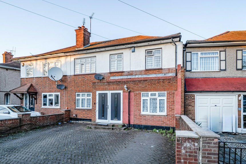 for sale kingshill avenue london 62931 - Gibbs Gillespie