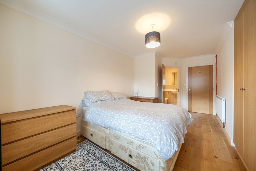 for sale kingsend london 63045 - Gibbs Gillespie