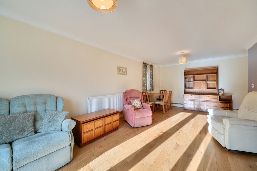 for sale kingsend london 63045 - Gibbs Gillespie