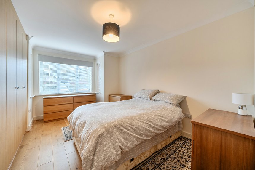 for sale kingsend london 63045 - Gibbs Gillespie