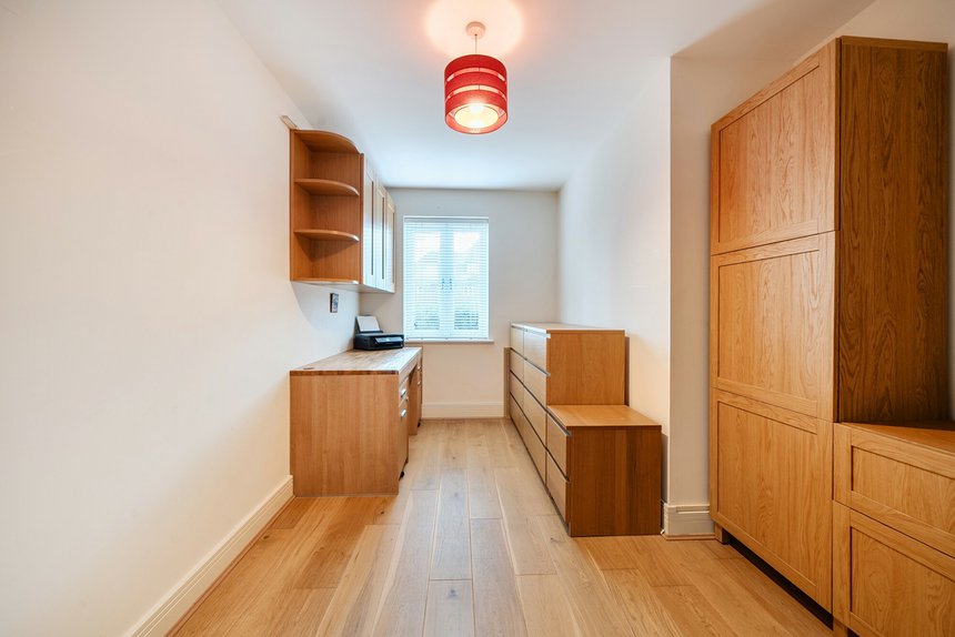 for sale kingsend london 63045 - Gibbs Gillespie