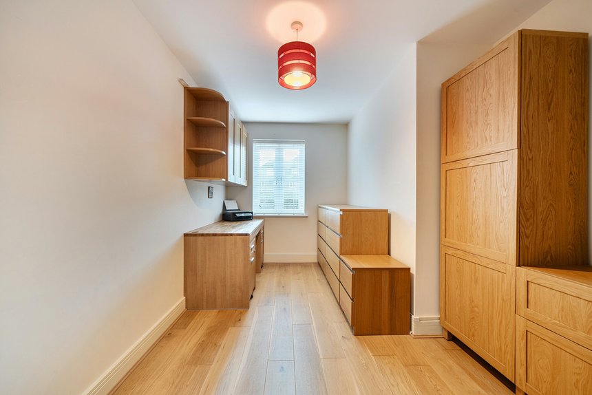 for sale kingsend london 63045 - Gibbs Gillespie