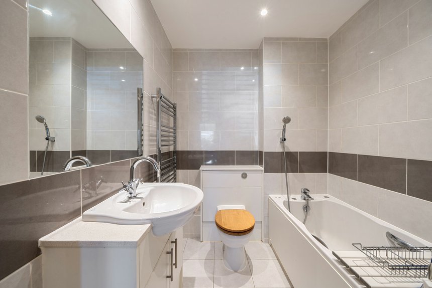 for sale kingsend london 63045 - Gibbs Gillespie