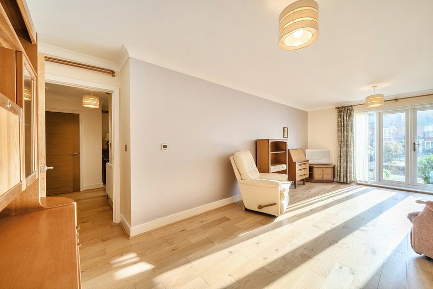 for sale kingsend london 63045 - Gibbs Gillespie