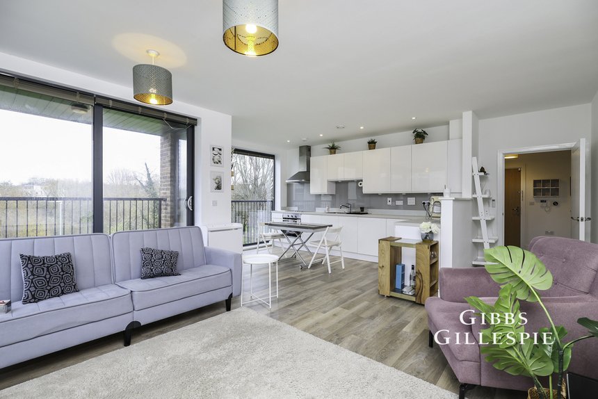 let tangmere crescent london 63116 - Gibbs Gillespie