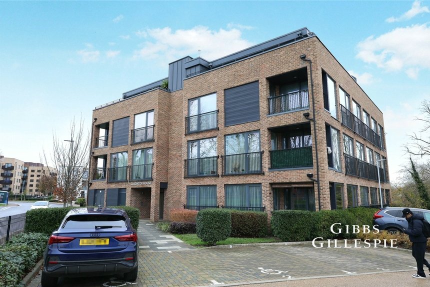 let tangmere crescent london 63116 - Gibbs Gillespie