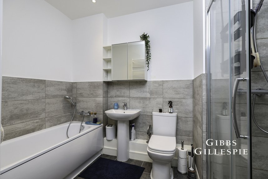 let tangmere crescent london 63116 - Gibbs Gillespie
