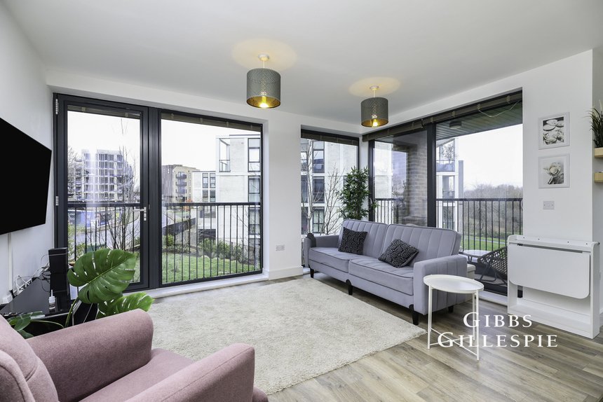 let tangmere crescent london 63116 - Gibbs Gillespie