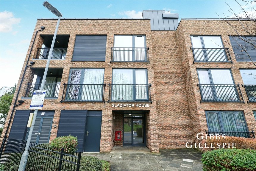 let tangmere crescent london 63116 - Gibbs Gillespie