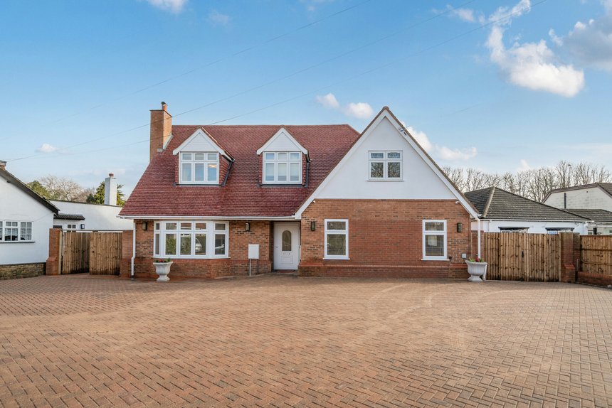 for sale willow crescent east london 63293 - Gibbs Gillespie