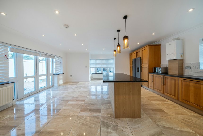 for sale willow crescent east london 63293 - Gibbs Gillespie