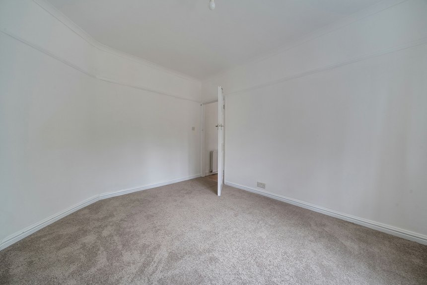 for sale frays court london 63486 - Gibbs Gillespie