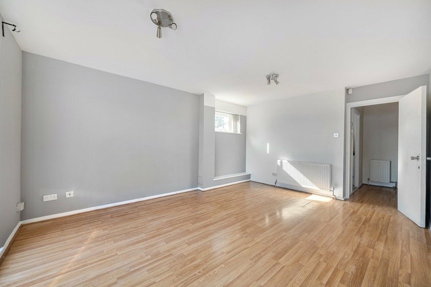 for sale penrith close london 63640 - Gibbs Gillespie