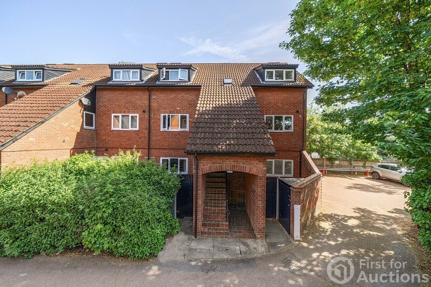 for sale penrith close london 63640 - Gibbs Gillespie
