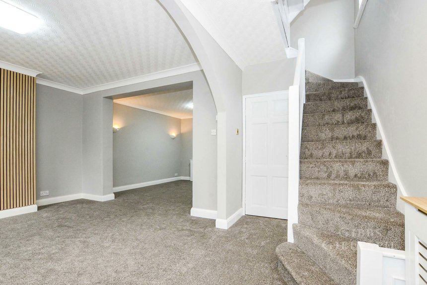 to let abbotts drive london 63671 - Gibbs Gillespie