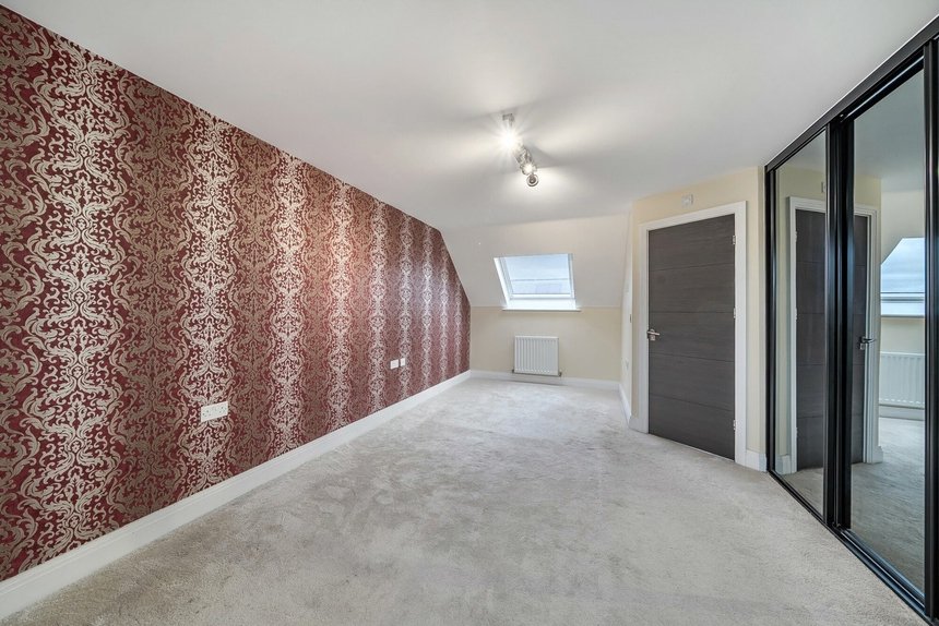 let agreed elmore close london 63810 - Gibbs Gillespie