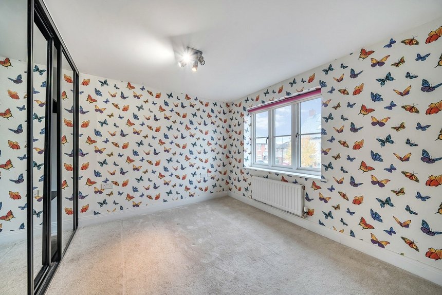 let agreed elmore close london 63810 - Gibbs Gillespie