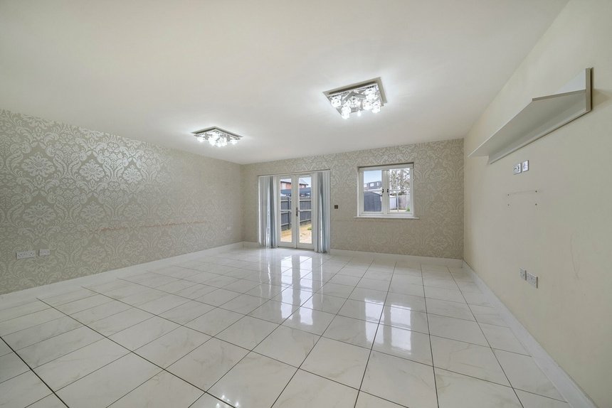 let agreed elmore close london 63810 - Gibbs Gillespie