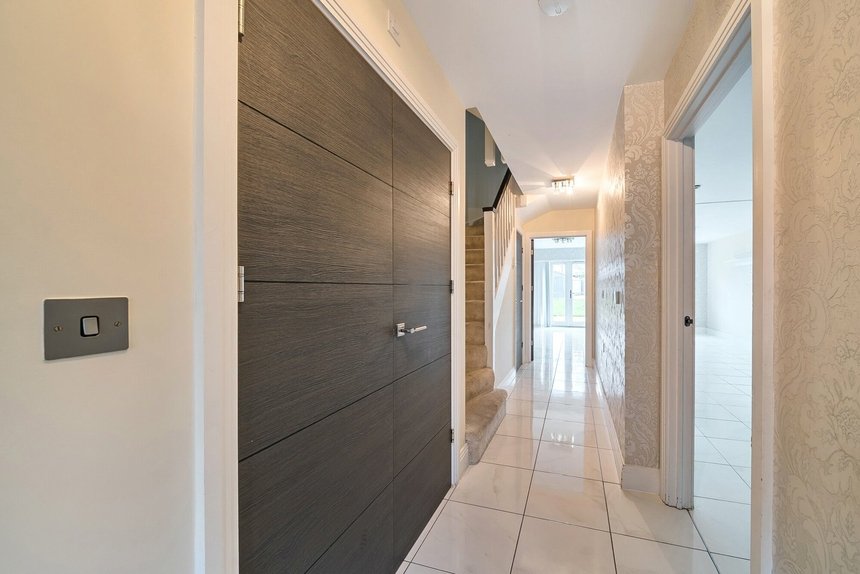 let agreed elmore close london 63810 - Gibbs Gillespie