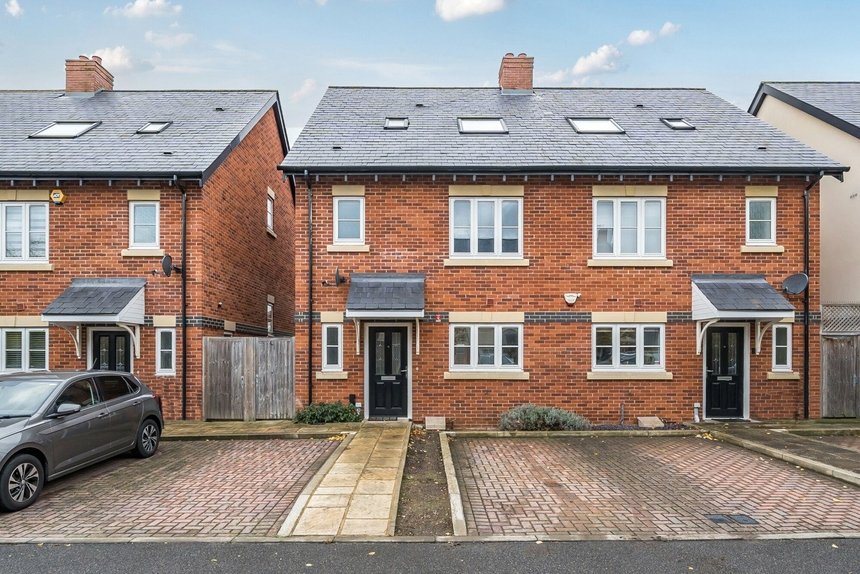 let agreed elmore close london 63810 - Gibbs Gillespie