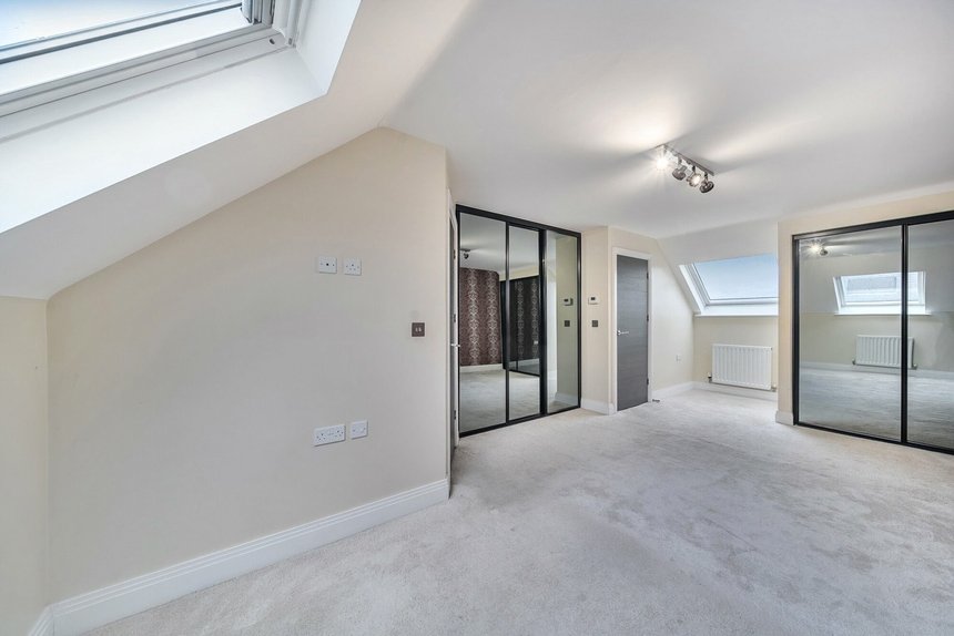let agreed elmore close london 63810 - Gibbs Gillespie