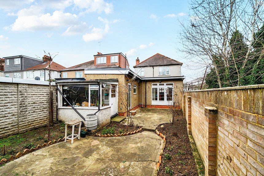 for sale alderney gardens london 63913 - Gibbs Gillespie