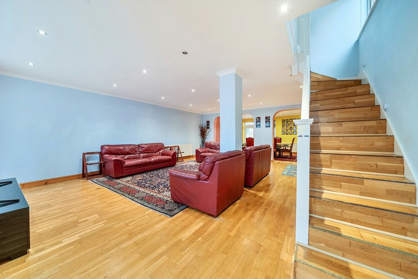 for sale alderney gardens london 63913 - Gibbs Gillespie