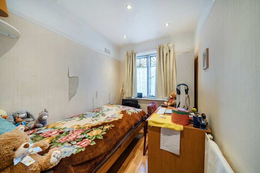 for sale alderney gardens london 63913 - Gibbs Gillespie