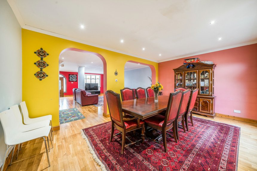 for sale alderney gardens london 63913 - Gibbs Gillespie