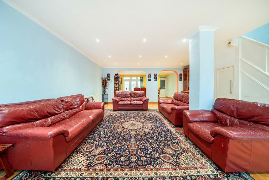 for sale alderney gardens london 63913 - Gibbs Gillespie